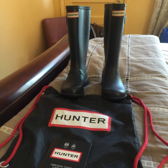 **Kids Hunter Boots**!! !!NEVER WORN!!!DarkBlue