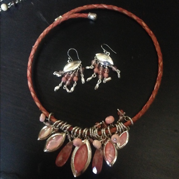 Necklace and earring set