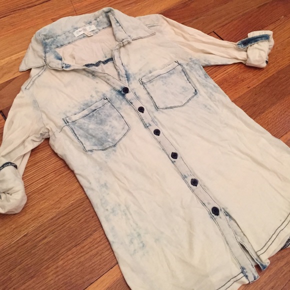 Denim acid wash style cotton button up
