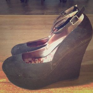 Madden Girl wedges