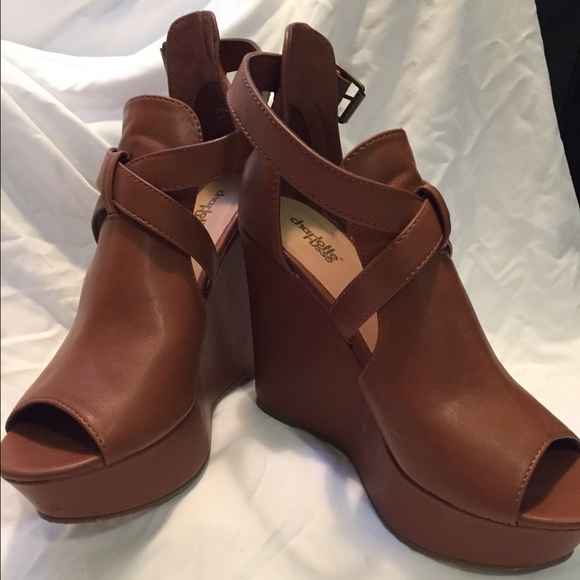 Cognac Sandal Strappy Wedge with Peep-Toe, Size 10