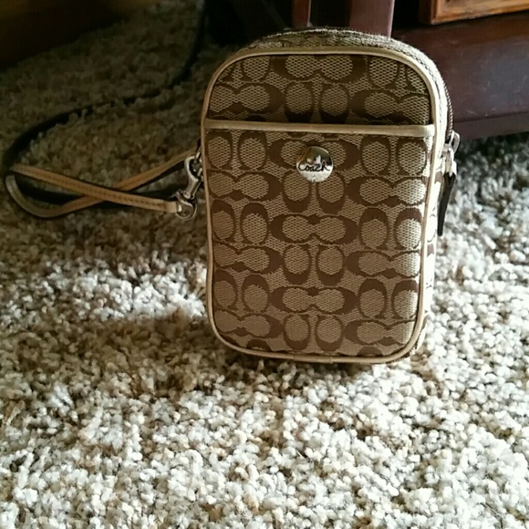 Coach camera case - Picture 2 of 4