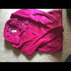 Dark pink Patagonia pullover