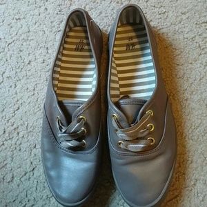 H&M mock leather tennis shoes