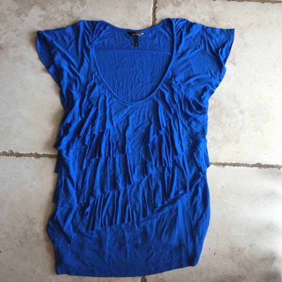 🚫SOLD🚫Bright blue top