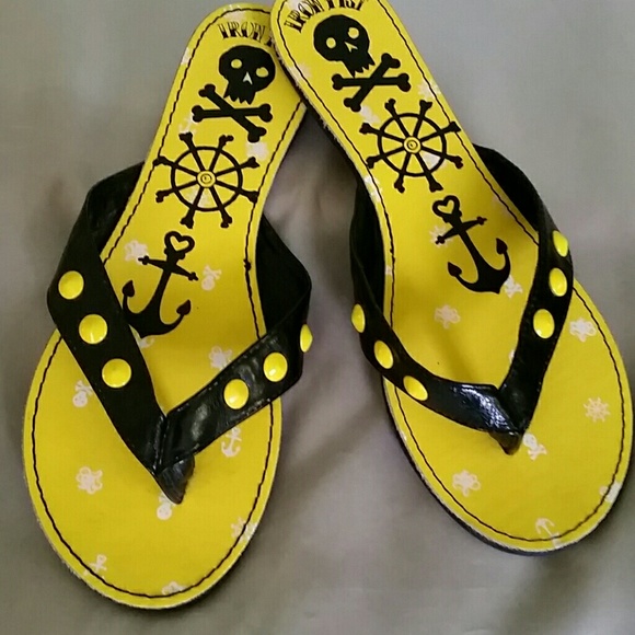 Iron fist, sandal (shoe) 61/2 - Picture 2 of 4