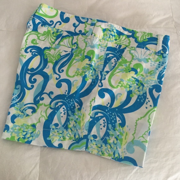 Lily Pulitzer shorts size 10