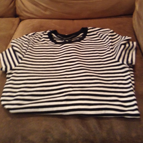 Old Navy striped shirt sleeve shirt
