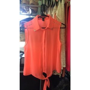 Button up blouse with tie in front