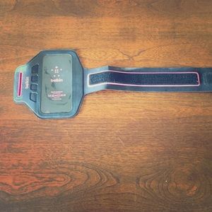 Running arm band for iPhone 5