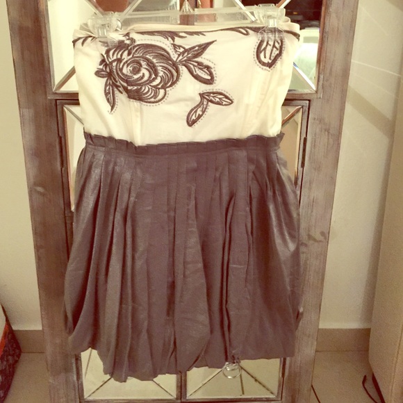 Strappless Dress white and grey