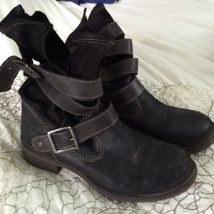 Steve Madden "Pollee" Leather Boots
