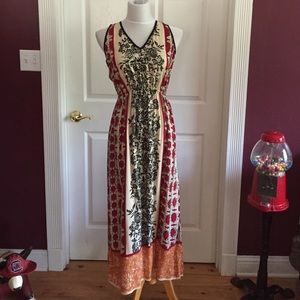 NWT Cute maxi dress with cut out back.