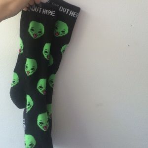 Alien We Out Here Mid Socks