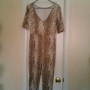 Snake print jumpsuit 95% polyester 5% spandex