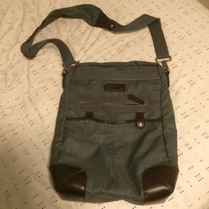 Oakley messenger