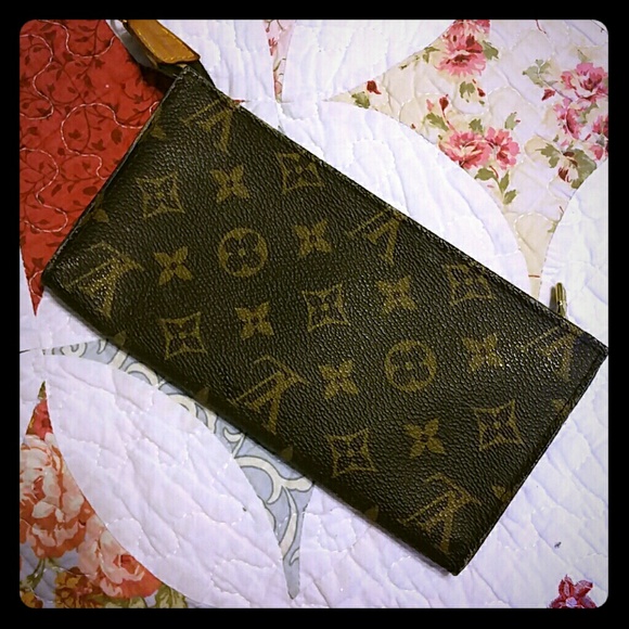 LOUIS VUITTON POCHETTE 8L x 4W