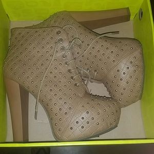 ☆Reserved☆ Tan boots