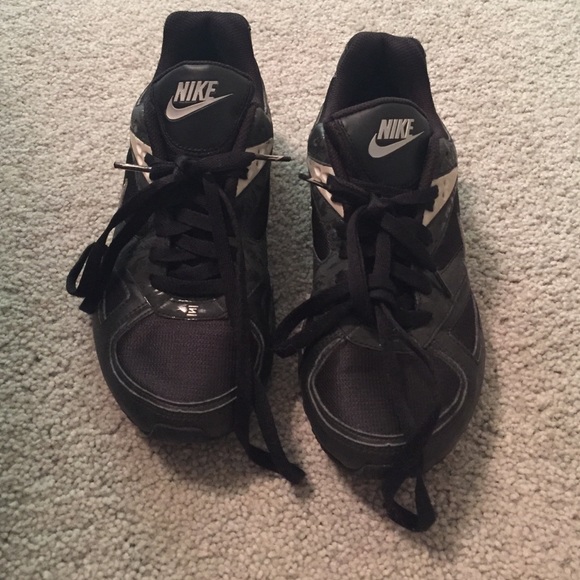 Nike Black and silver shox size 7.5