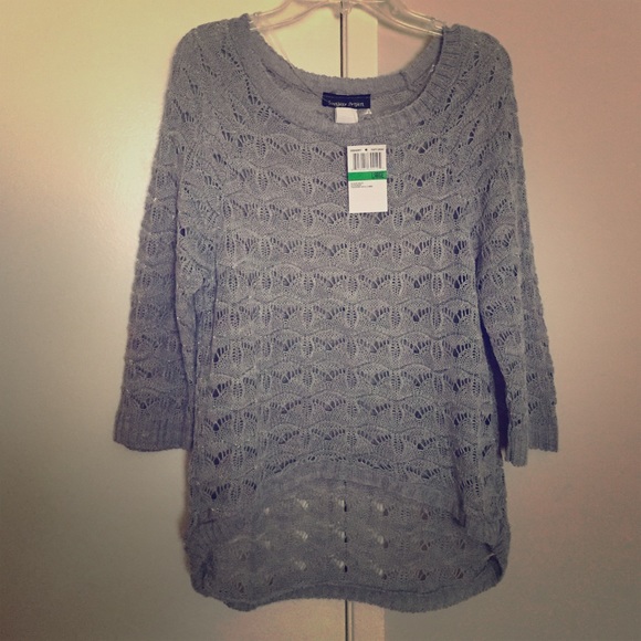 Grey 3/4 sleeve sweater