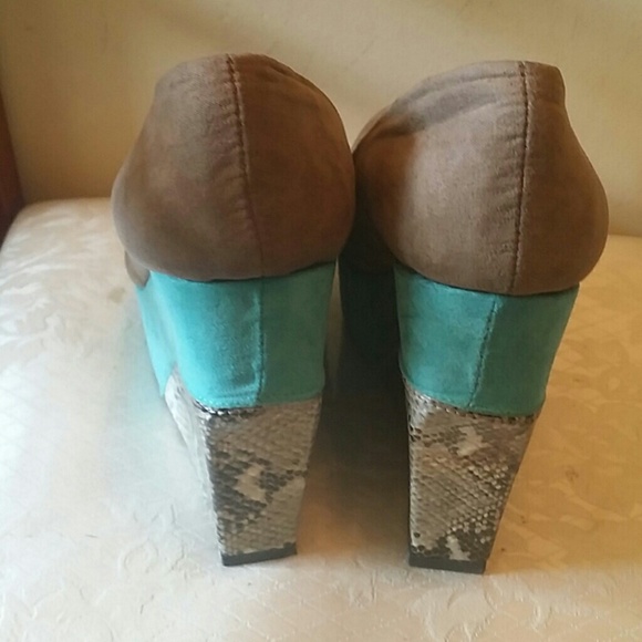Suede platform Brown/Teal Charlotte Russe - Picture 3 of 4