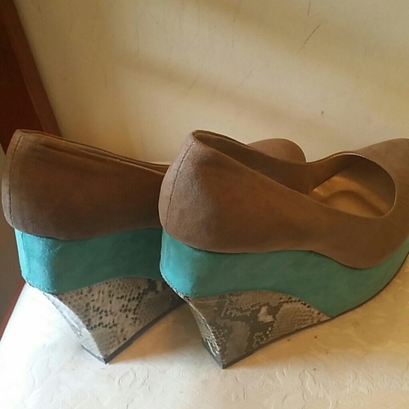 Suede platform Brown/Teal Charlotte Russe - Picture 4 of 4
