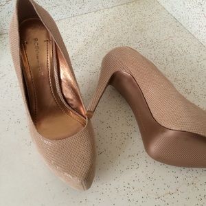 BCBG Nude Pumps