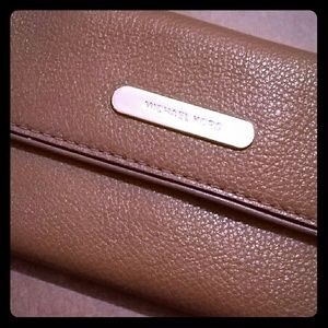 Michael Kors Leather wallet