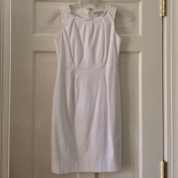 Size 00p White Banana Republic Dress