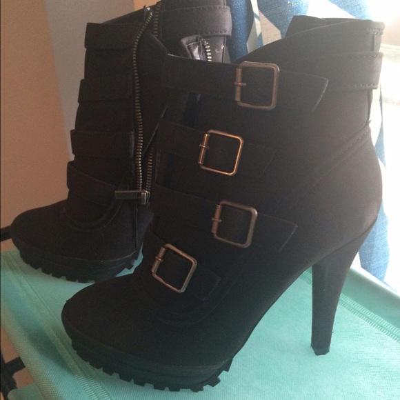 Black buckled heeled booties