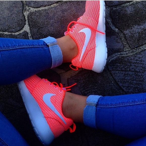 🚨HELP🚨 if anyone knows where to get these ? ASAP