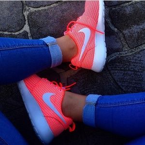 🚨HELP🚨 if anyone knows where to get these ? ASAP