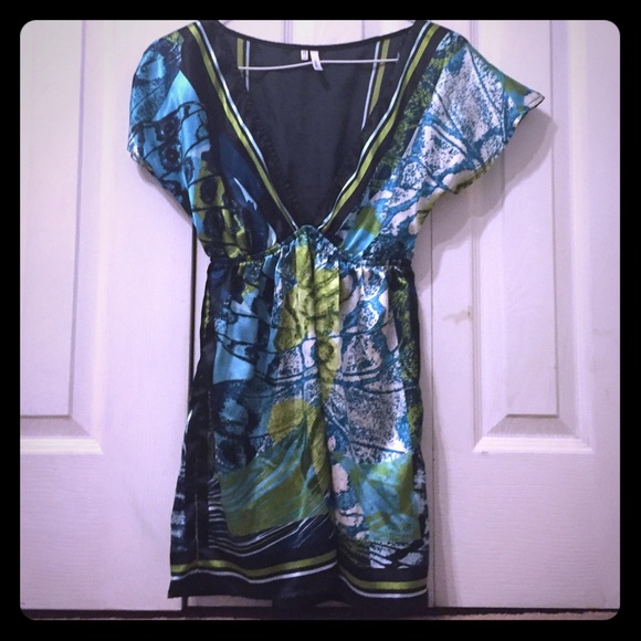 Studio Y blue green and black v neck tunic shirt