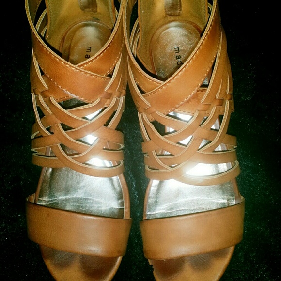 Camel wedges