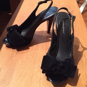 Banana Republic hidden platform peep toe heels Banana Republic hidden platform peep toe heels