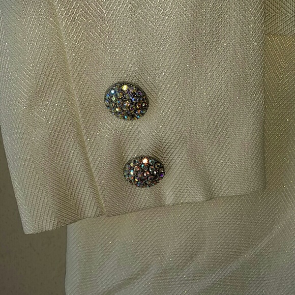 Brand New LILY & TAYLOR SUIT - Picture 2 of 4