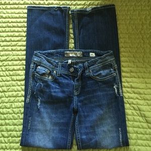 BKE Culture 28 L (28x33 1/2)