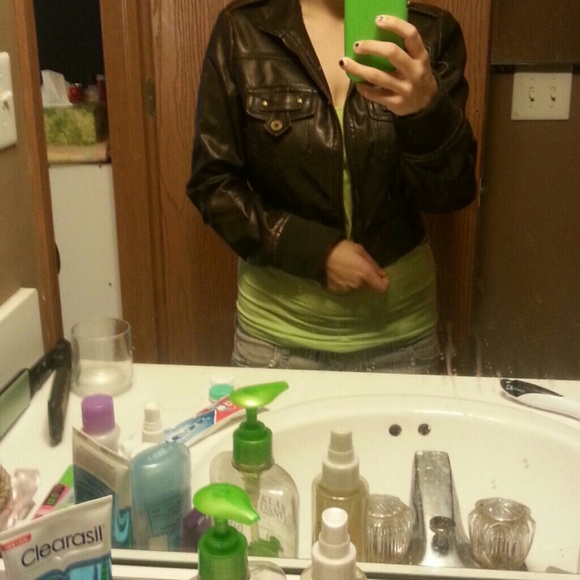 Leather jacket - Picture 3 of 3