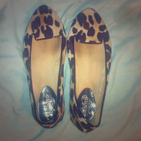 Kenneth Cole cheetah print flats