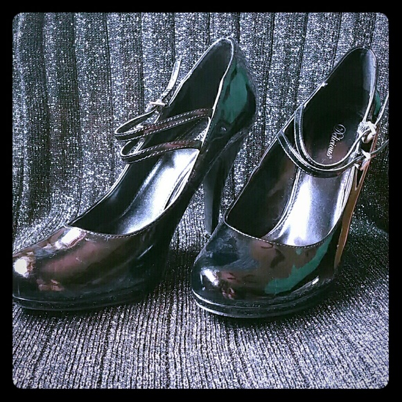 💥SALE💥 Black patent heels