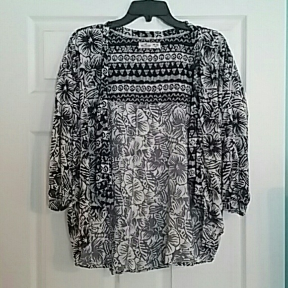 Hollister kimono