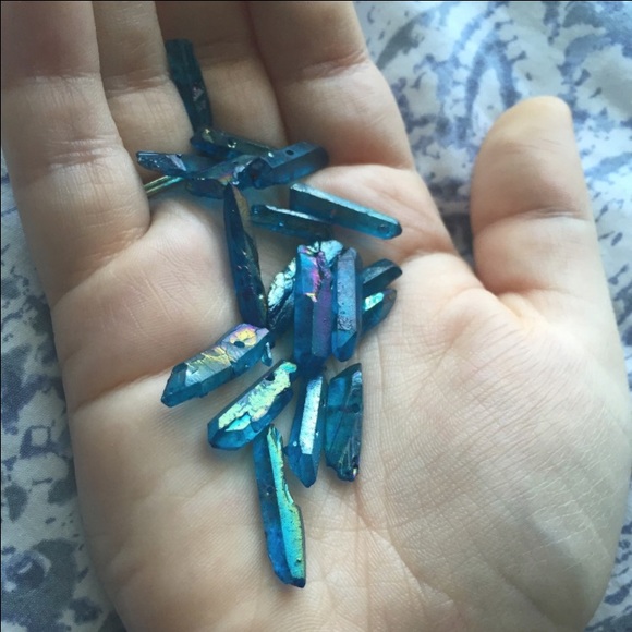 The Vesta Necklace - blue Quartz point necklace🌿 - Picture 2 of 3