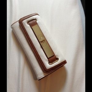White/brown wallet