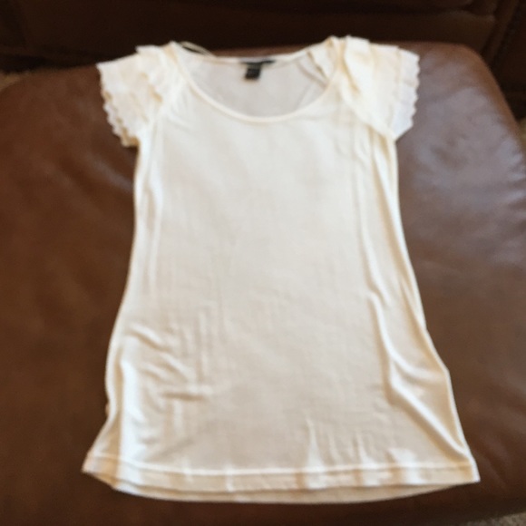 White casual top with ruffled sleeves - Picture 1 of 1