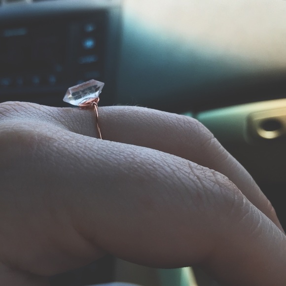 The Eris ring - raw herkimer diamond Quartz ring🌿 - Picture 2 of 4