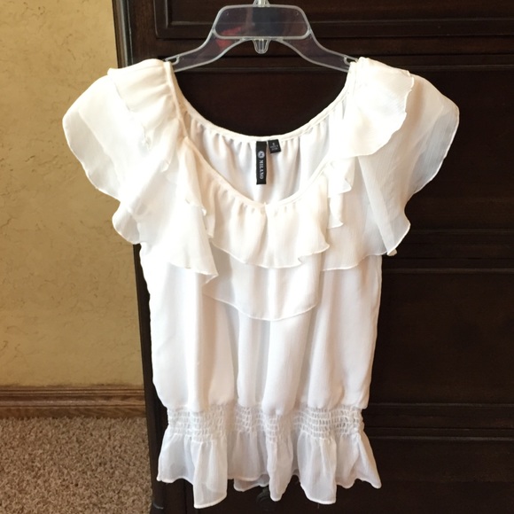 Ladies white top - Picture 1 of 1