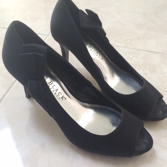 White House Black Market satin shoes