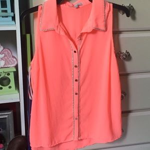 Adorable orange collared tank!