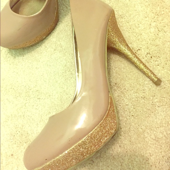 Steven madden nude/gold shoes