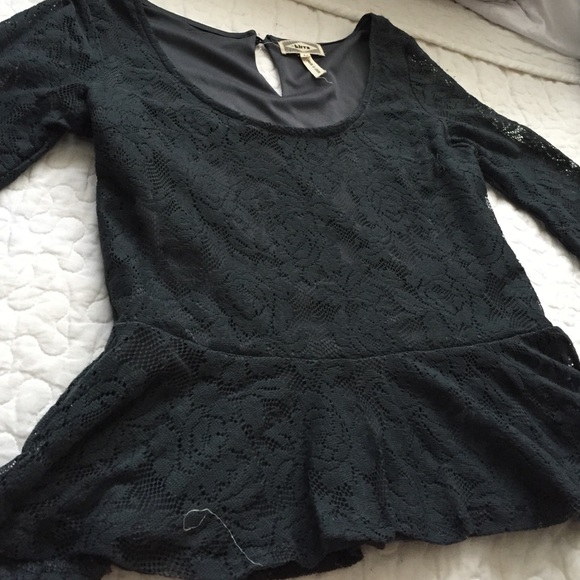 Top - Picture 2 of 4